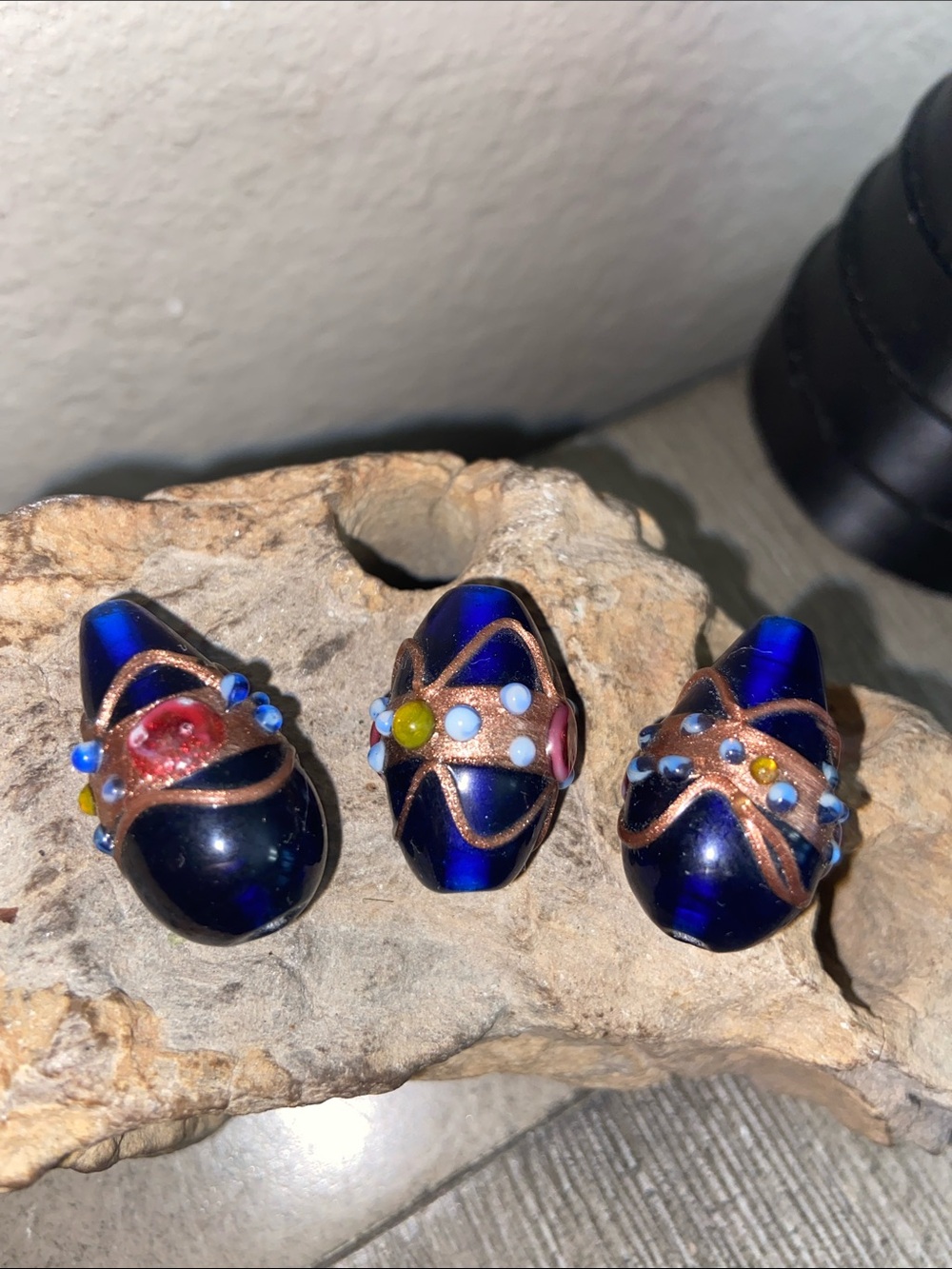 5/$10❤️❤️❤️Vintage 3 Handmade Cobalt Blue Glass Cake Beads